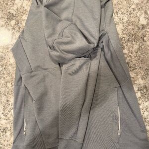 Lululemon Gray Athletic Training Hoodie Half Zip Size Medium